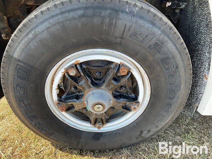 freightliner-fld120-image-14