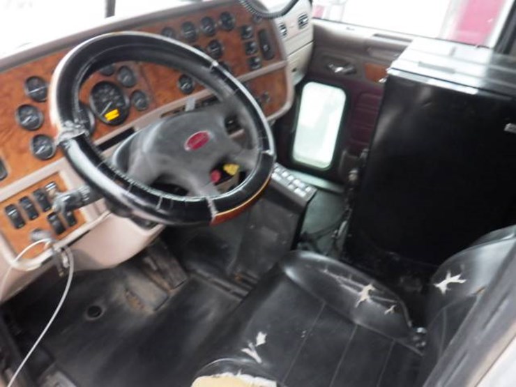peterbilt-386-image-21
