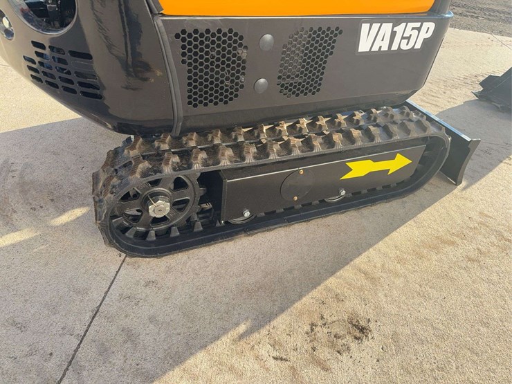 2025-miva-va15p-mini-excavator-image-6