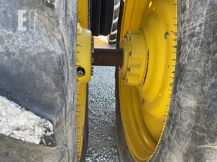 john-deere-8335r-image-25