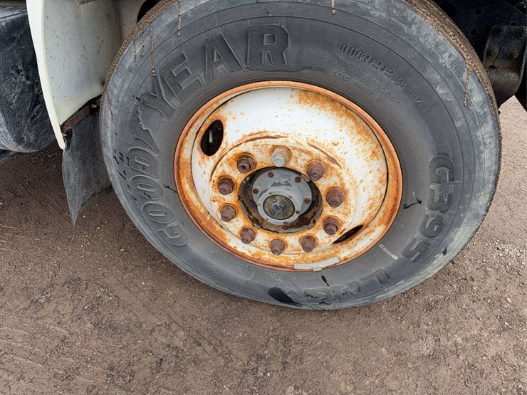 1997-international-4900-image-9