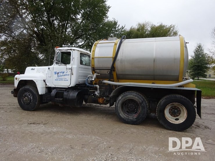 mack-r686st-image-35