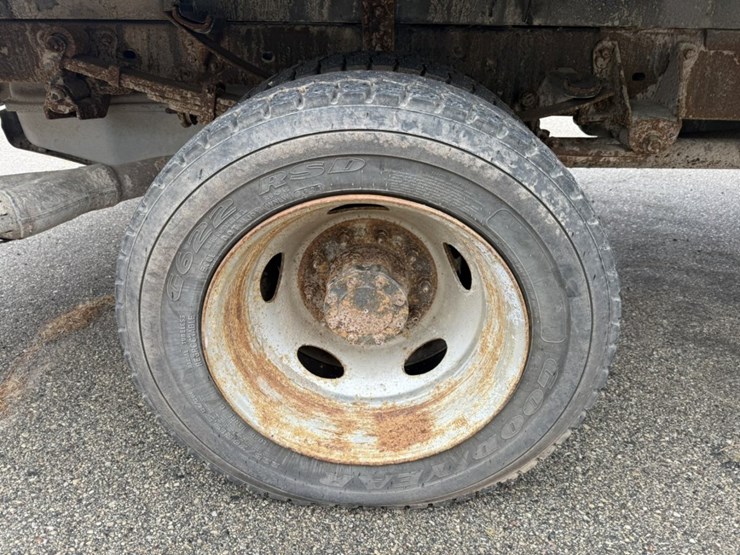 2011-ford-f550-image-42