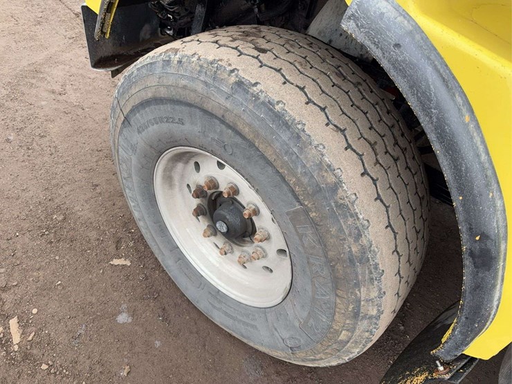 2010-kenworth-t800-image-16