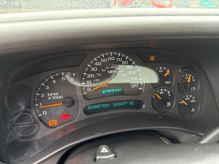 chevrolet-suburban-image-8