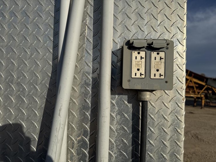 2006-ford-f550-image-53