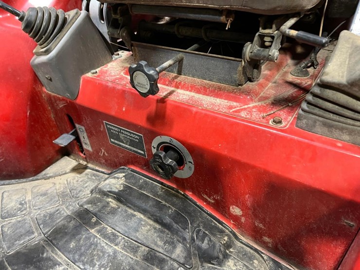 massey-ferguson-1533-image-31