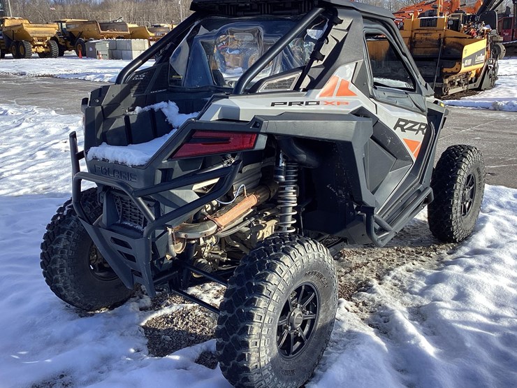 2023-polaris-razor-utility-vehicle-vn:292476-image-3