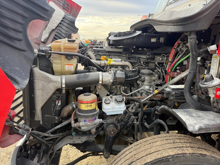 2019-freightliner-cascadia-125-image-19