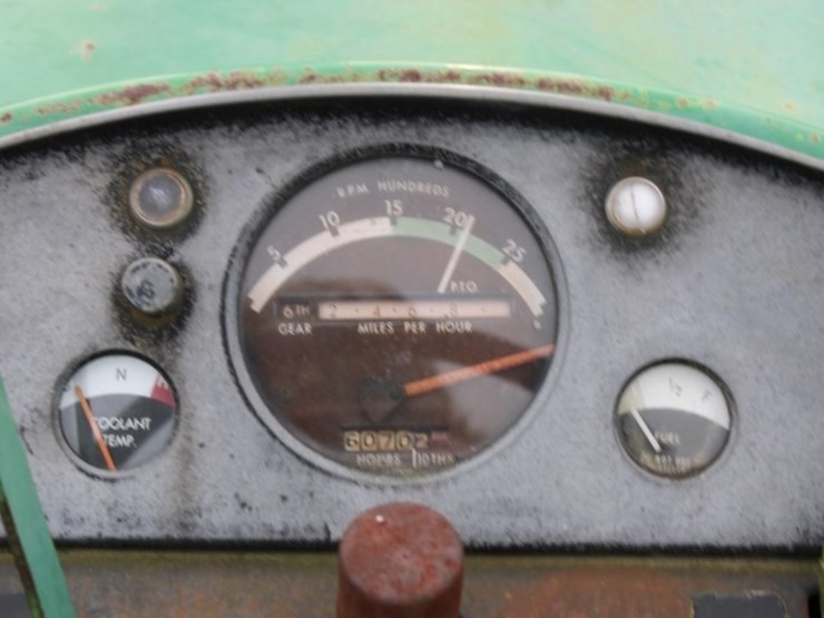 john-deere-3020-image-16