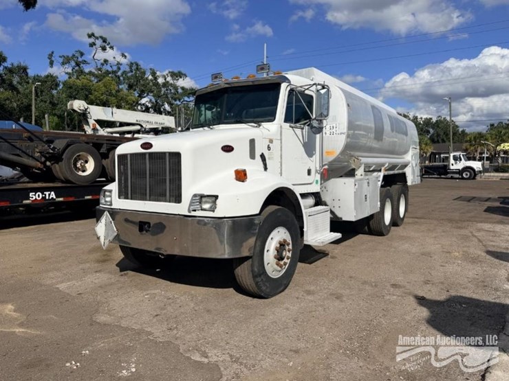 peterbilt-330-image-1