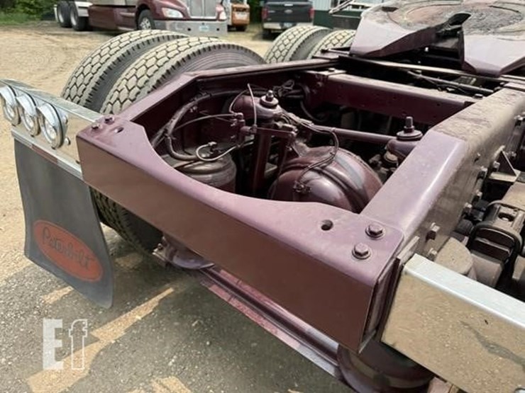 2002-peterbilt-379-image-57