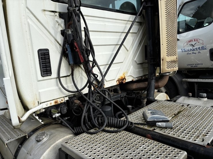 2009-international-prostar-image-14