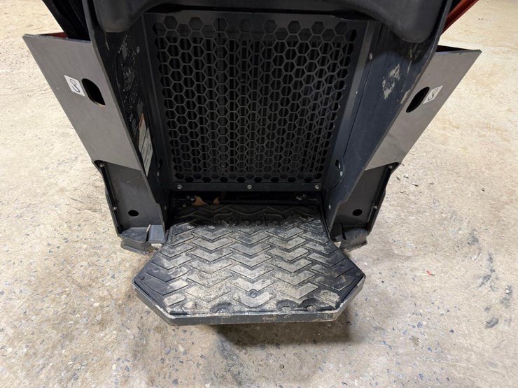 2023-kubota-scl1000-image-17