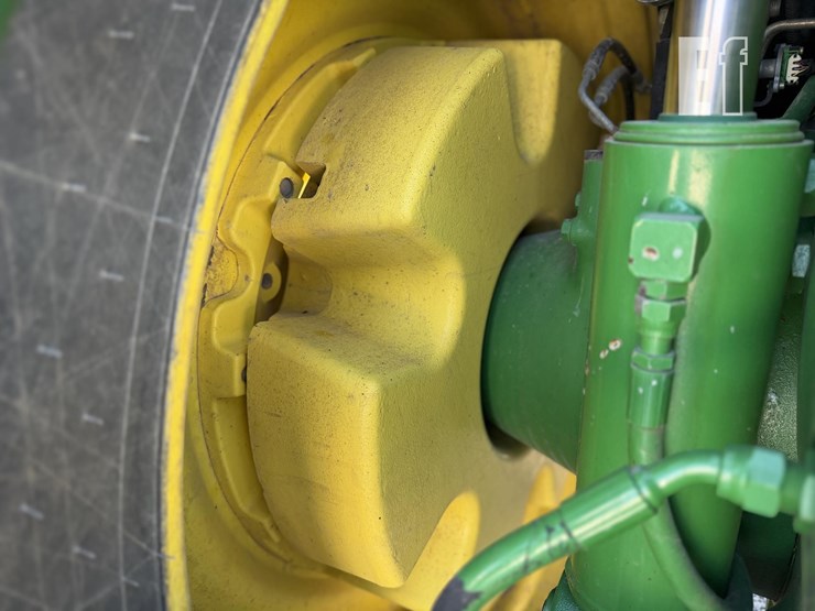 john-deere-8245r-image-15