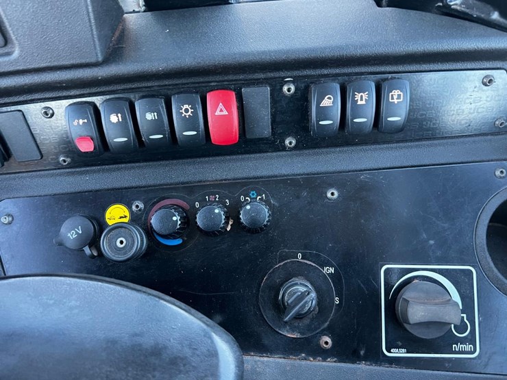 2018-jcb-409-image-29