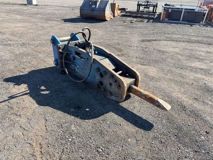 okada-hydraulic-breaker-image-3