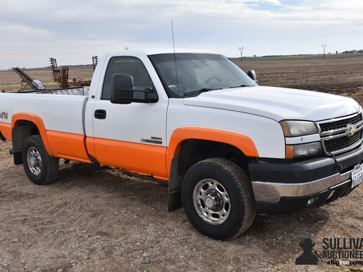 2006-chevrolet-silverado-2500-image-3