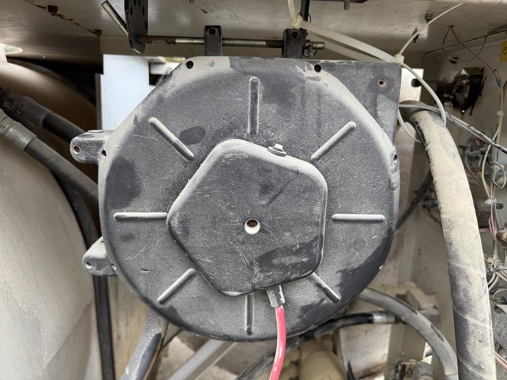 john-deere-12-image-53