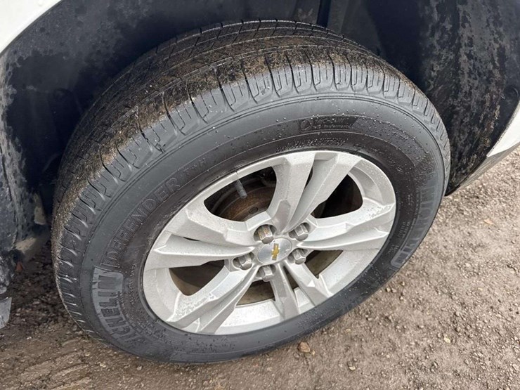 2015-chevrolet-equinox-image-10