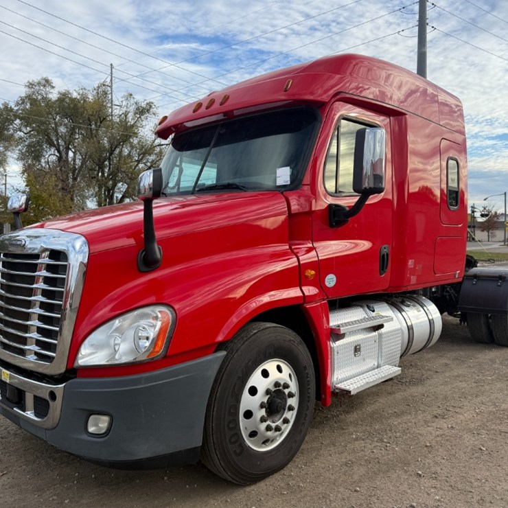 2019 FREIGHTLINER CASCADIA 125