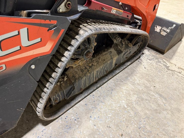 2023-kubota-scl1000-image-18