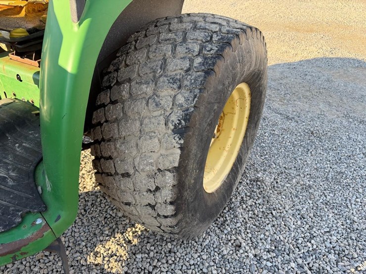 john-deere-4700-image-11