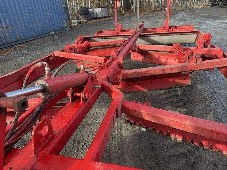 2005-massey-ferguson-6465-image-17