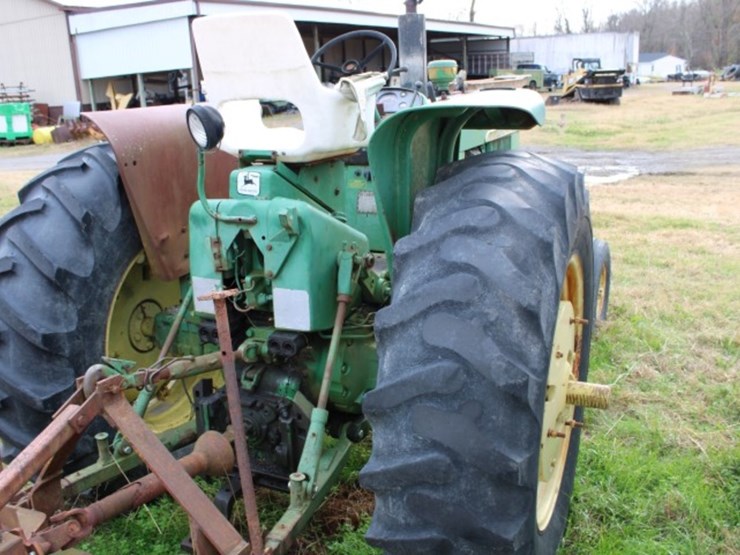 john-deere-3020-image-10