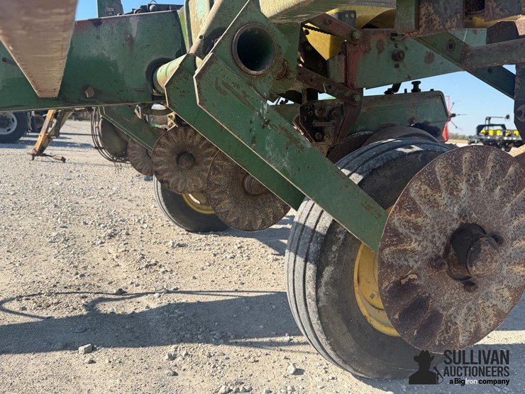 john-deere-7000-image-18