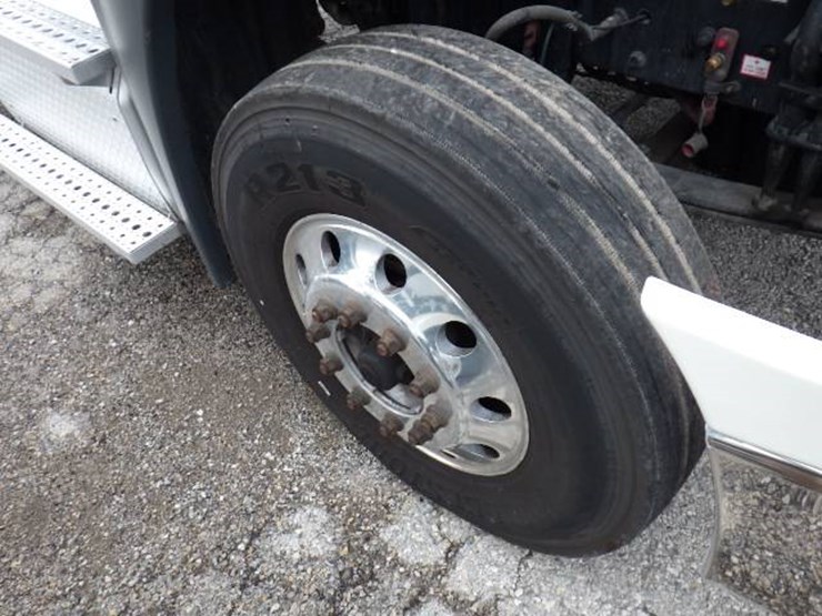 freightliner-cascadia-125-image-22