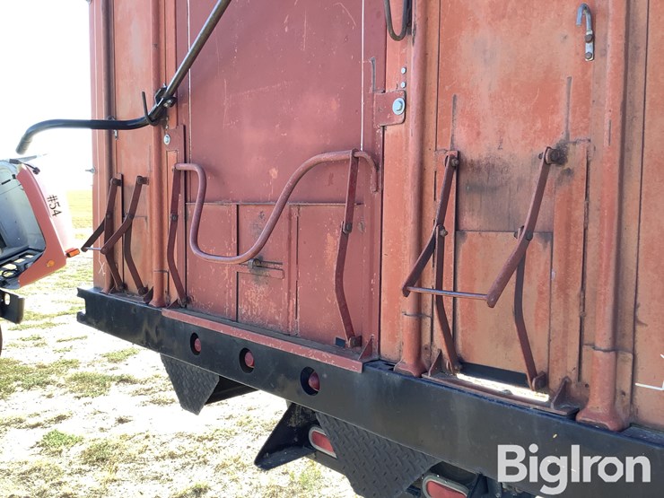 international-4700-image-16