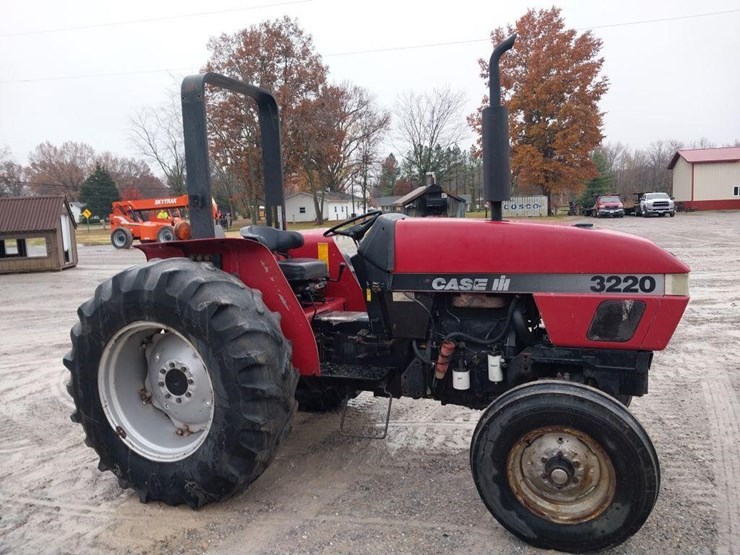 case-ih-3220-image-4