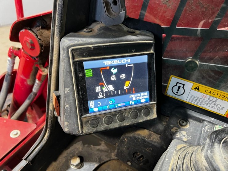 2022-takeuchi-tl8r2-image-25