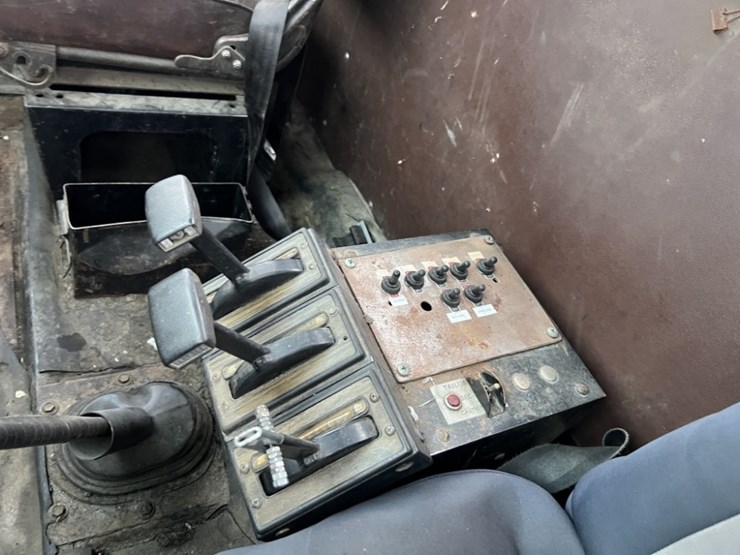 1986-international-1954-s/a-truck-tractor-image-33