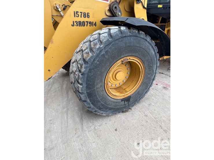 caterpillar-938m-image-8