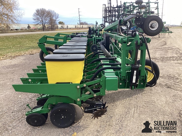 john-deere-700-image-8