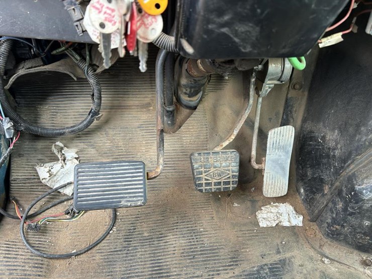 international-4700-image-53