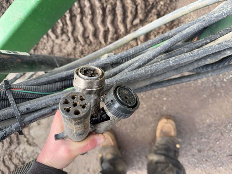 2011-john-deere-1990-image-21