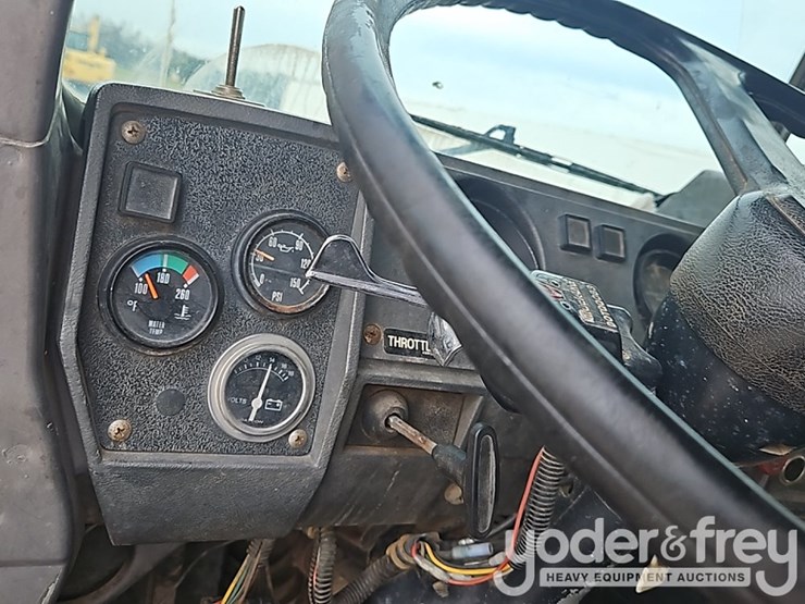 1994-mack-rd690s-image-29