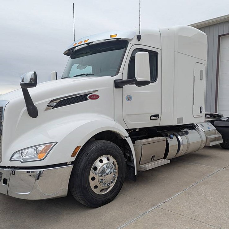 2025 PETERBILT 579
