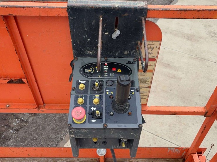 2014-jlg-4394rt-image-18