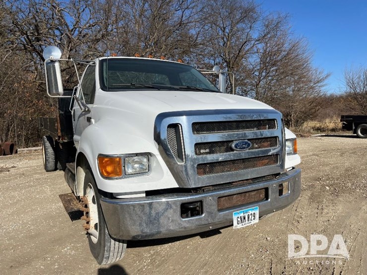 ford-f650-xlt-image-4