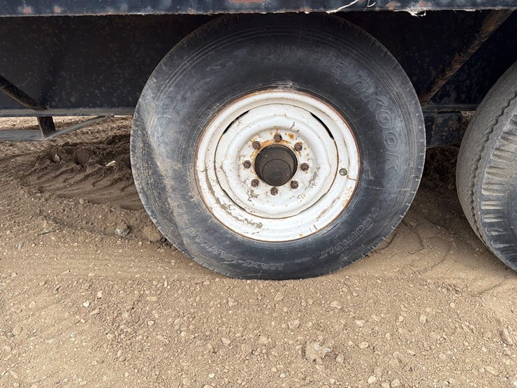 gooseneck-flatbed-trailer-image-15