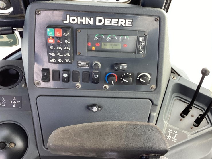 2020-john-deere-310-image-9