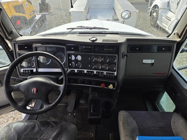 2013-kenworth-t660-image-48