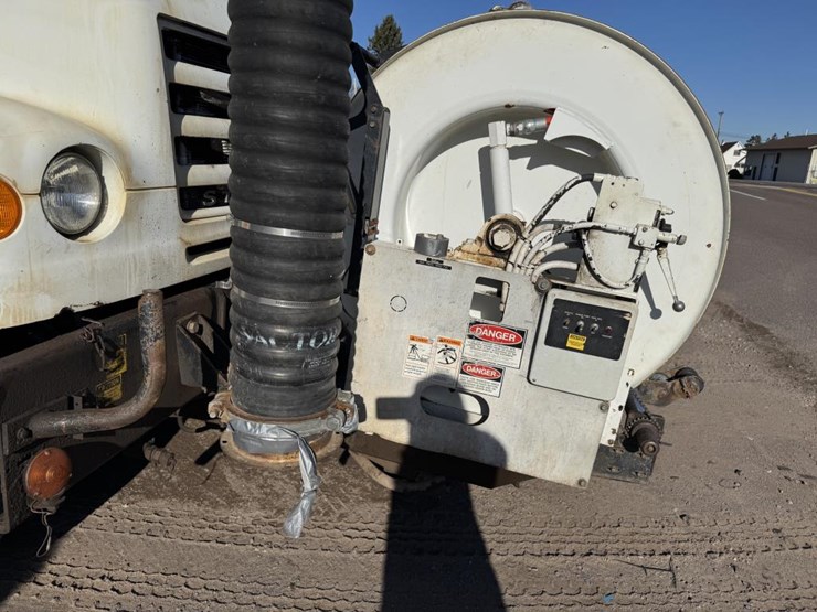 2002-vactor-2100-image-23