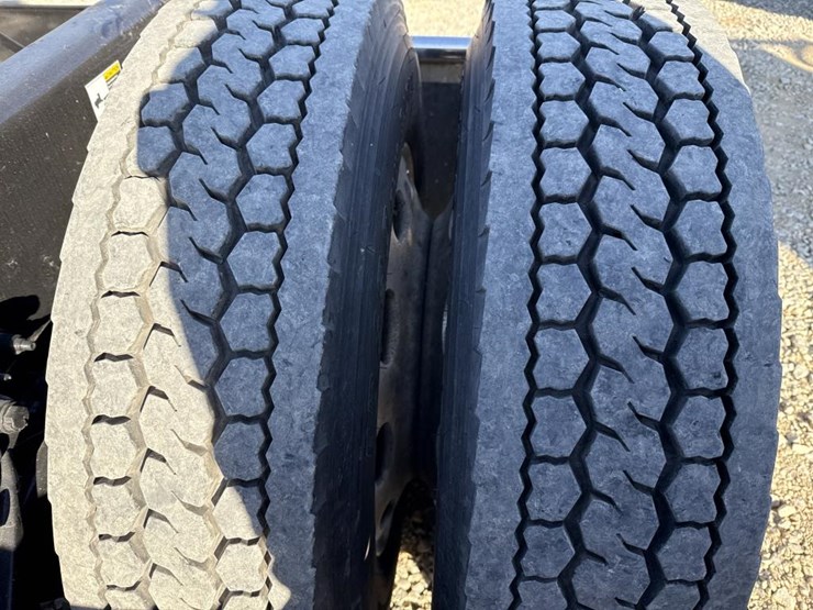 2012-peterbilt-389-image-98