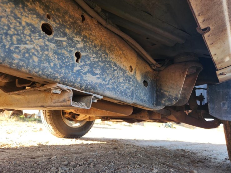 2009-chevrolet-3500-image-32