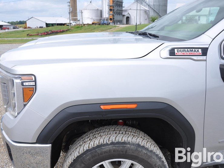 2022-gmc-sierra-2500-image-10